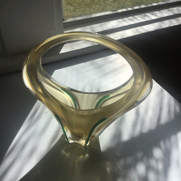 Mid-century, modern influence glass blown with occlusions and bubbles. - Picture 10 of 10